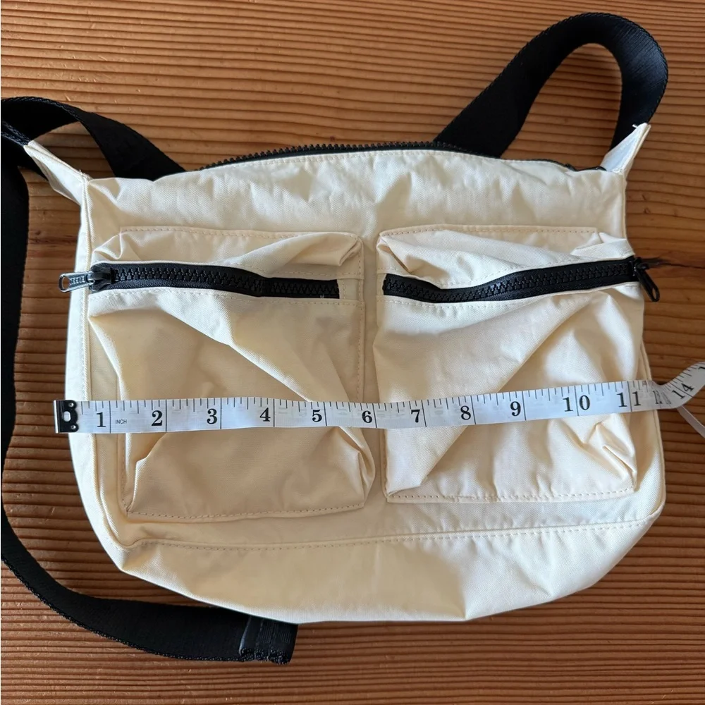 Baggu Cream Crossbody Bag - Picture 8 of 8